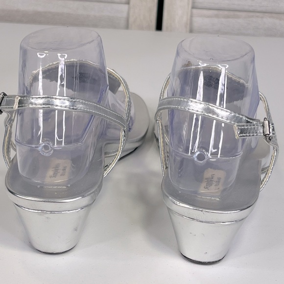 SIMPLY VERA/VERA WANG Serena Silver Metallic Jeweled Wedge Sandals-9 - Picture 4 of 6